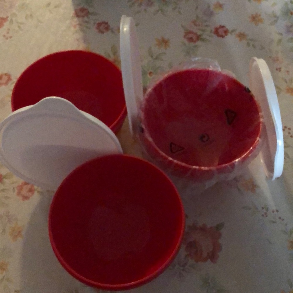 Tupperware - Picture 3 of 8